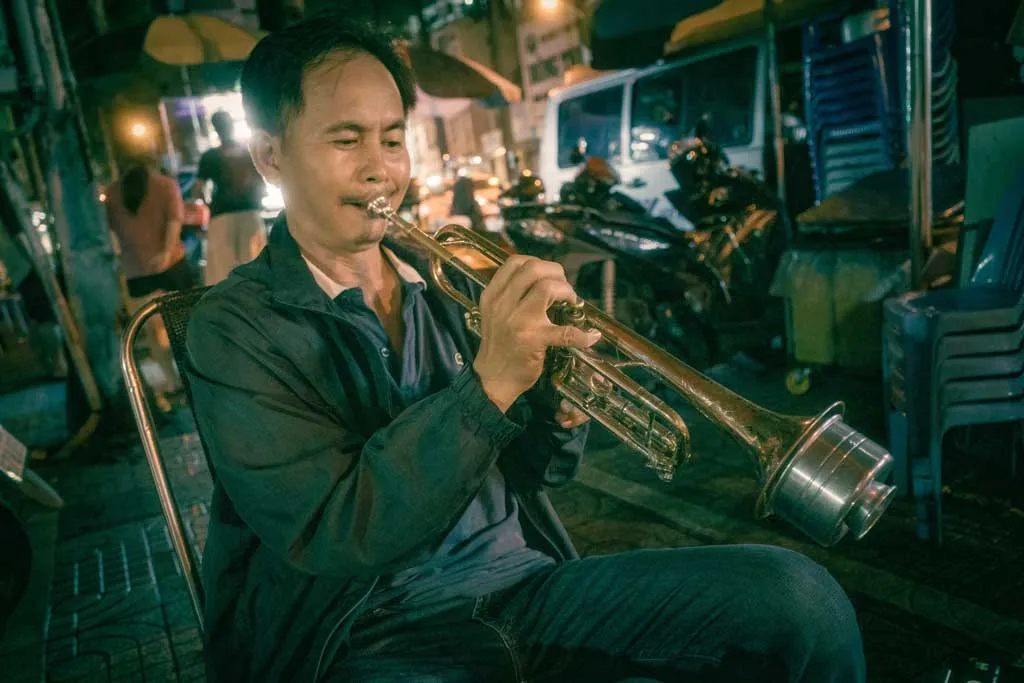 Liên hoan tiếng kèn ở quán sinh tố